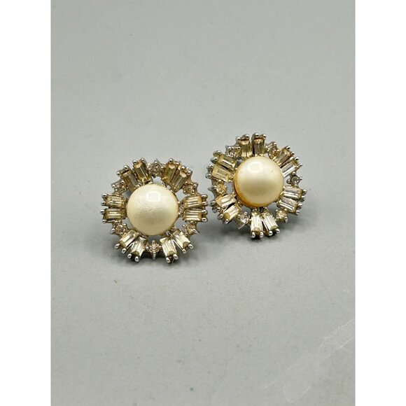 Vintage Richelieu Faux Pearl & Rhinestone Clip On Earrings Sparkly Glam Jewelry - Picture 3 of 10